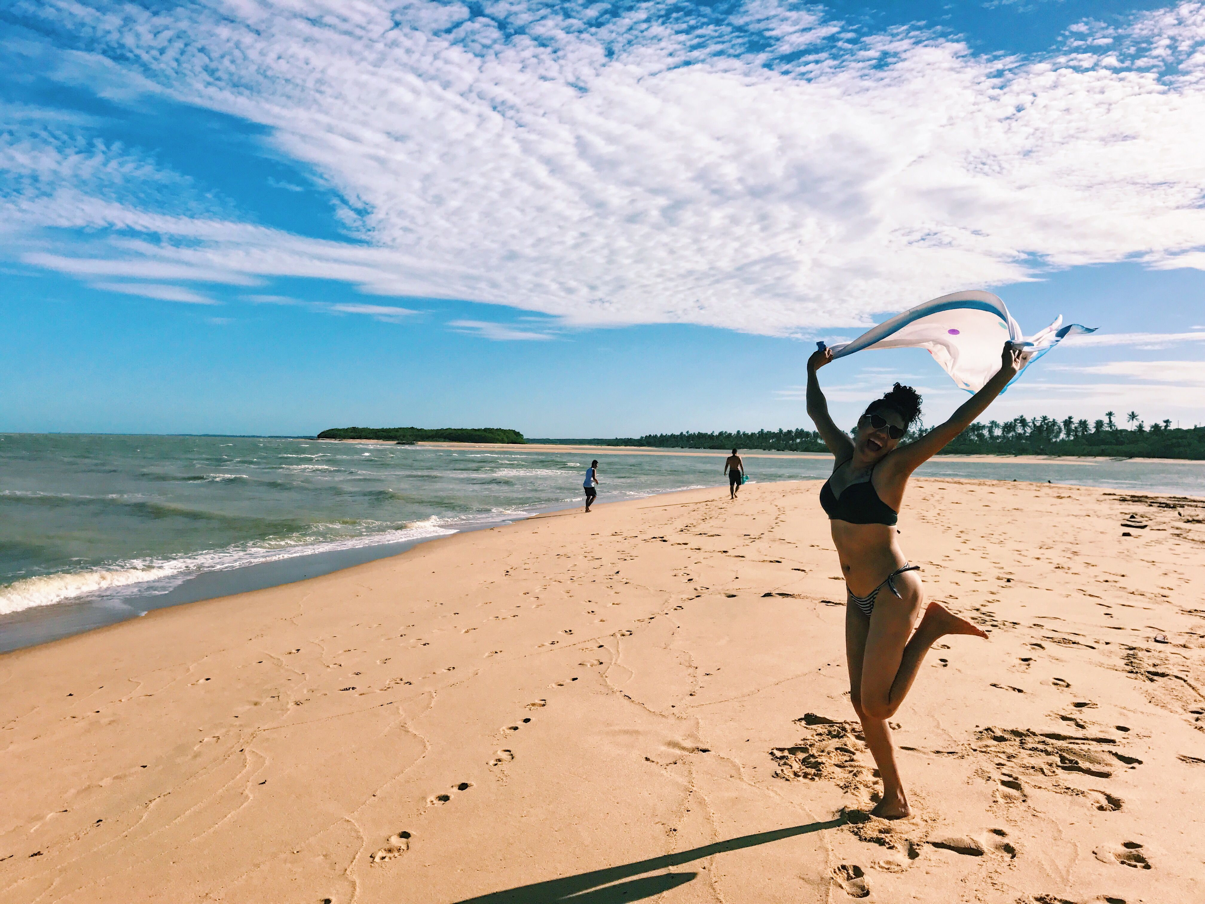 cuidados-com-os-cachos-na-praia