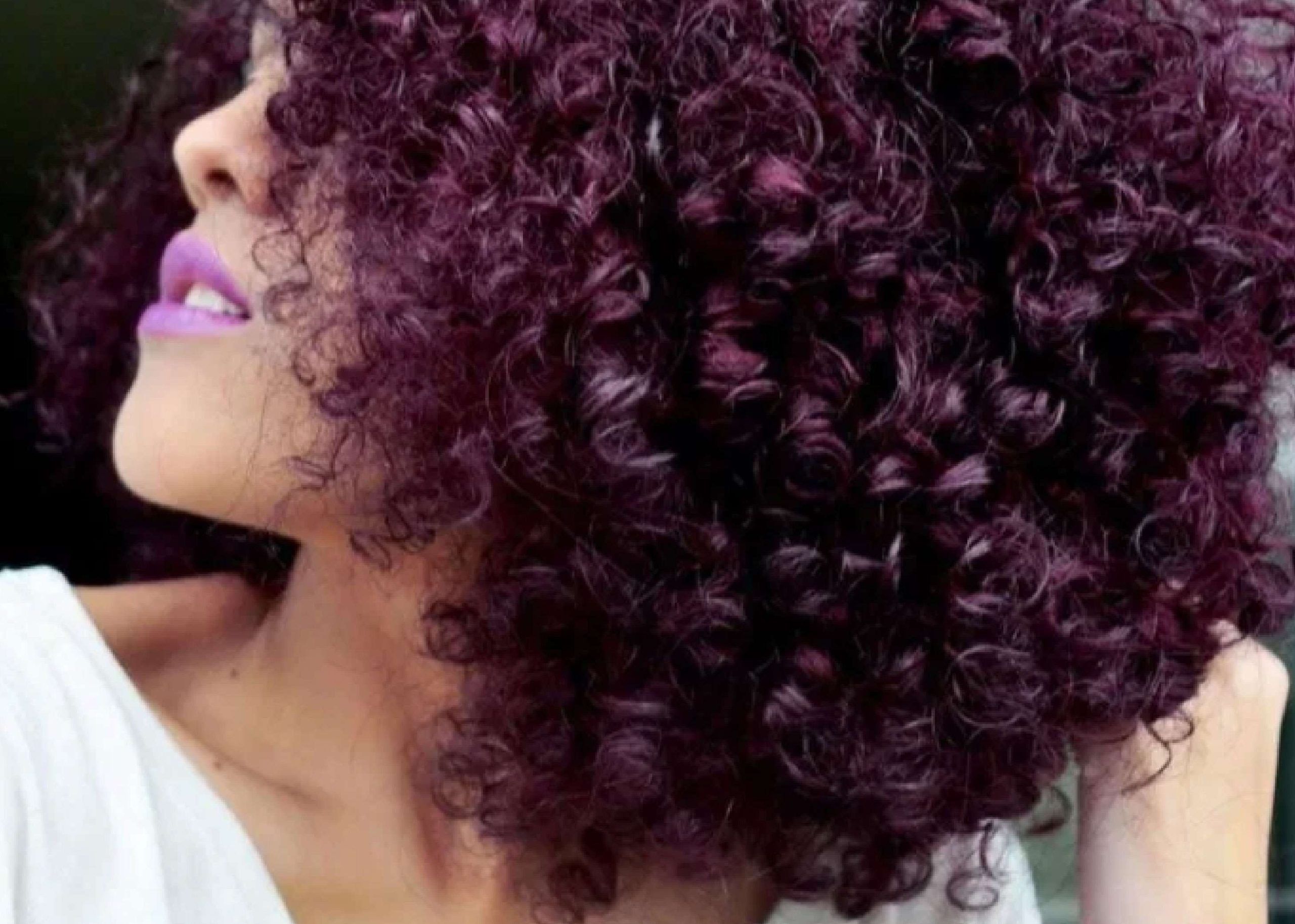 COMO-PINTAR-O-CABELO-COM-VIOLETA-GENCIANA