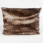 Fronha com ZíPER Oncinha de Cetim Anti Frizz - QUEEN SIZE 55X70