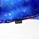 Fronha com ZíPER Galáxia de Cetim Anti Frizz - QUEEN SIZE 55X70 - Imagem 5