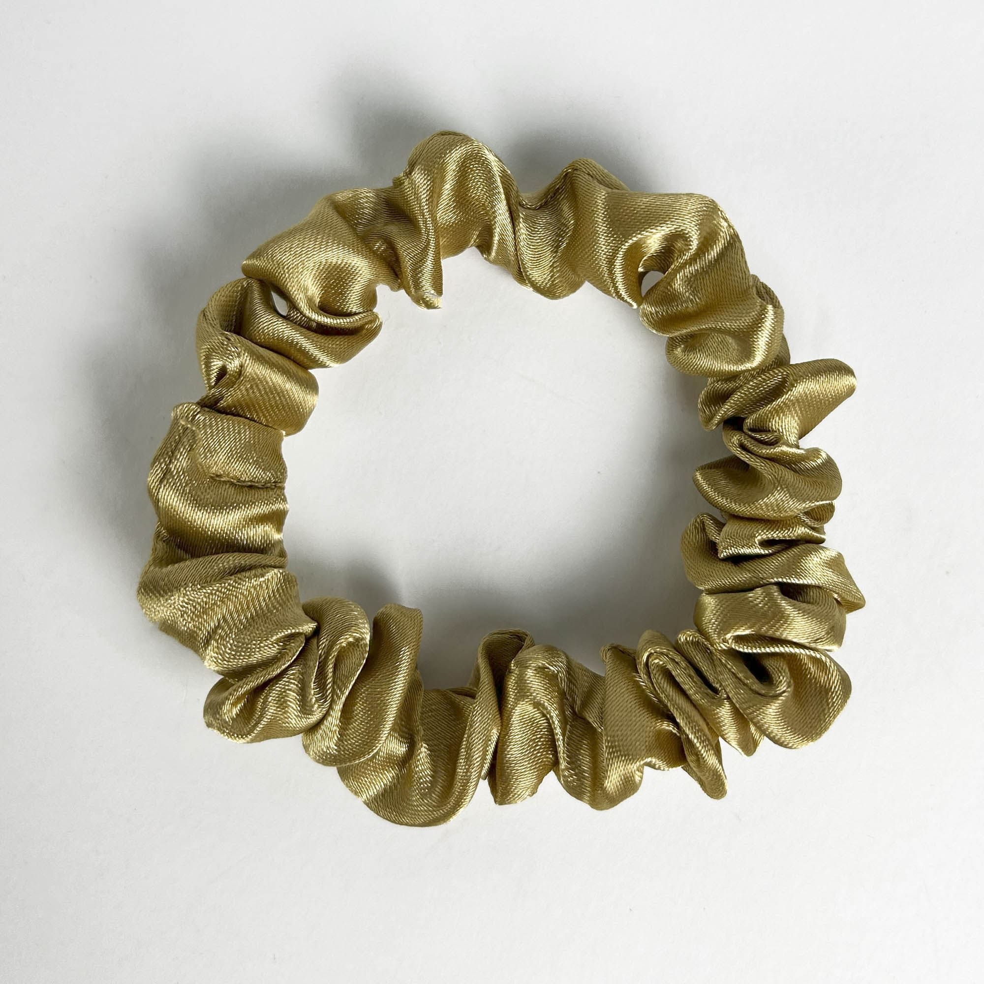 1-6.jpg Xuxinha Dourada de Cetim Anti Frizz e Quebra - SLIM - Imagem 1