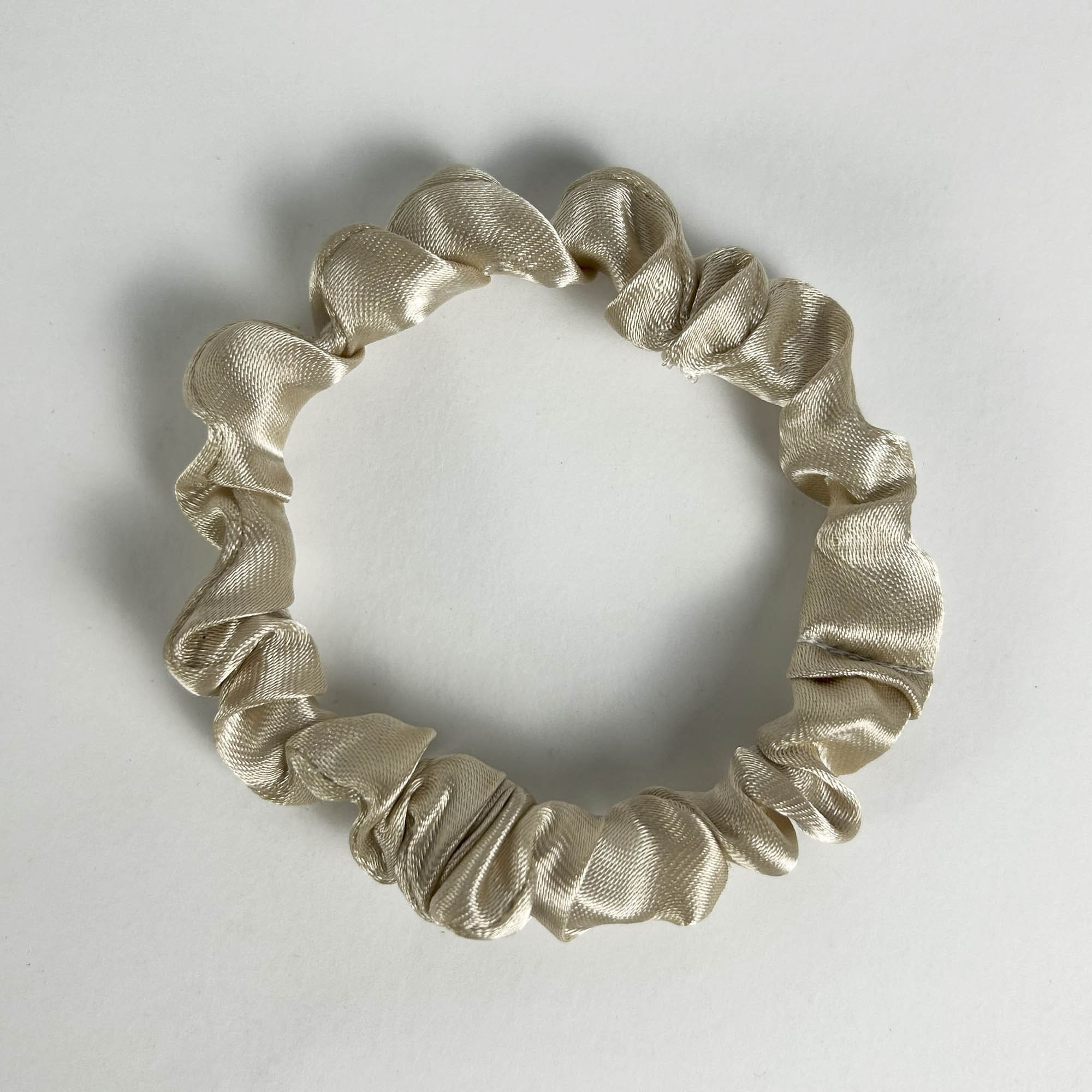 1-8-1.jpg Xuxinha Pérola de Cetim Anti Frizz - SLIM - Imagem 1