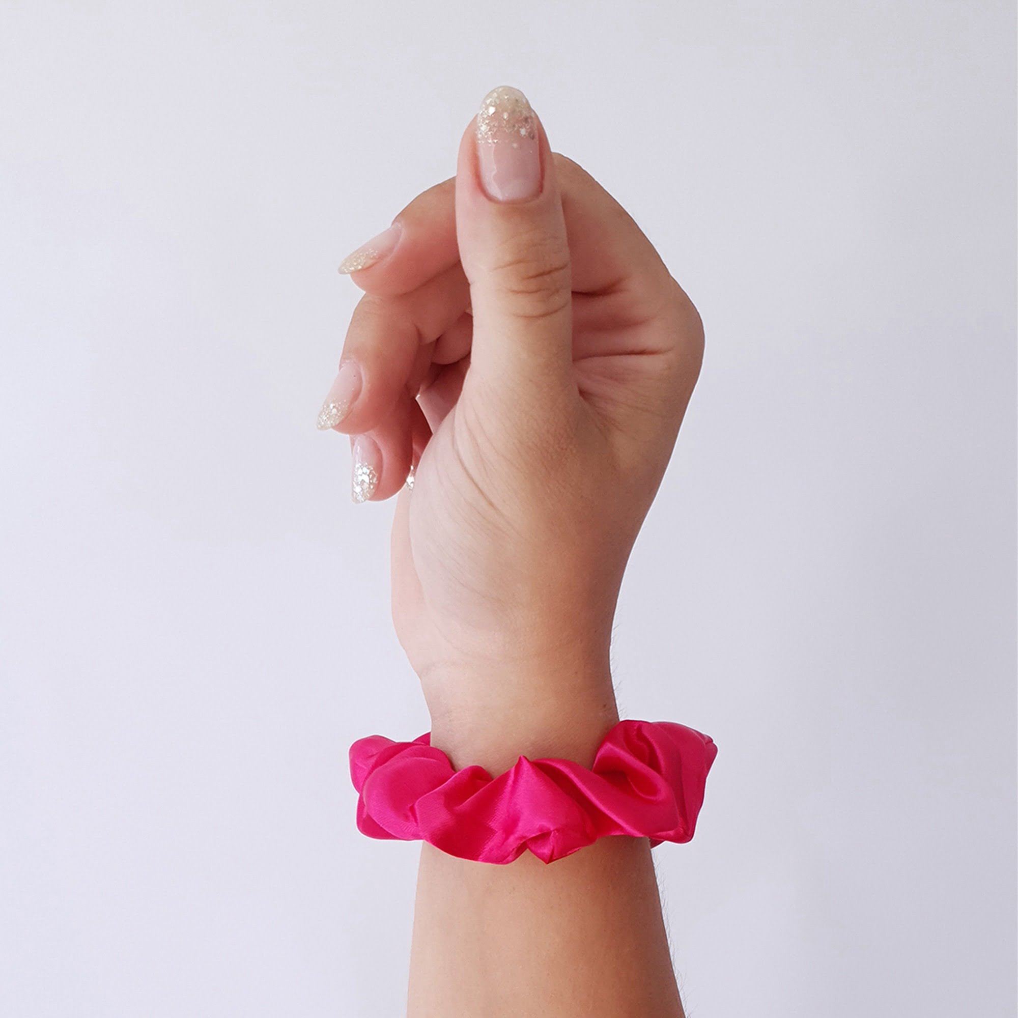 1-XC079_0001_20230403_153551.jpg Xuxinha Pink de Cetim Anti Frizz - Imagem 1