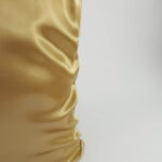 Fronha OURO ENVELHECIDO POP  50cm x 65cm | Soulta - Imagem 2