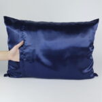 Fronha Dino de Cetim Anti Frizz - QUEEN SIZE 50X70 | Soulta - Imagem 2