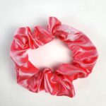XUXINHA DE CETIM ANTI FRIZZ ROSA CHICLETES | Soulta - Imagem 3