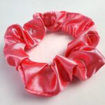 XUXINHA DE CETIM ANTI FRIZZ ROSA CHICLETES | Soulta - Imagem 4