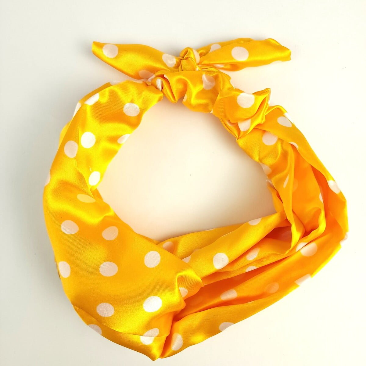 20231006_152933.jpg Turbante Poa Amarela de Cetim - Imagem 1