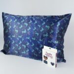 Fronha Dino de Cetim Anti Frizz - QUEEN SIZE 50X70 | Soulta - Imagem 3