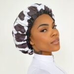 Touca Vaquinha de Cetim Anti Frizz com Elástico Ajustável | Soulta - Imagem 4