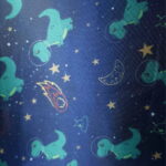 Fronha Dino de Cetim Anti Frizz - QUEEN SIZE 50X70 | Soulta - Imagem 4